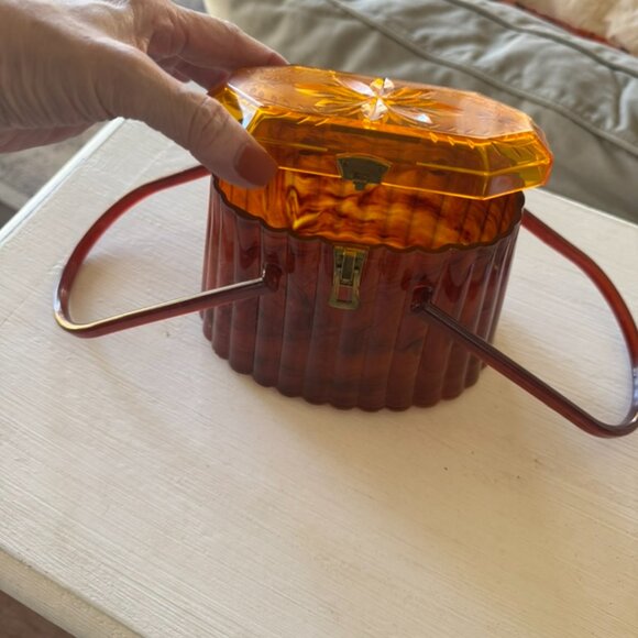 Vintage Lucite Amber Barrel Bag with Gold Clasp - Picture 10 of 10